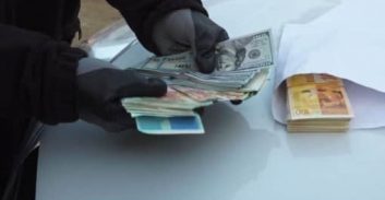 מפקח מקרקעין לבעל נכס: "אח יקר, צריך דחוף כסף…יכול לעזור?"