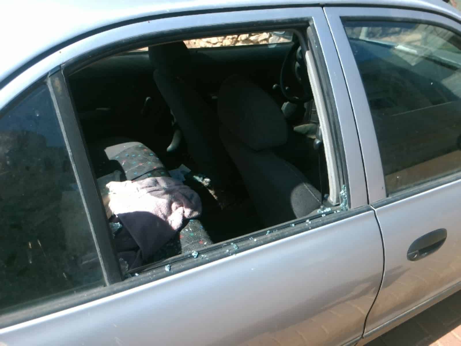 דקרו אותו ברכבו, אחר כך לקחו אותו לפרדסים, ושם היכו אותו שוב (צילום אילוסטרציה: פוסטה)