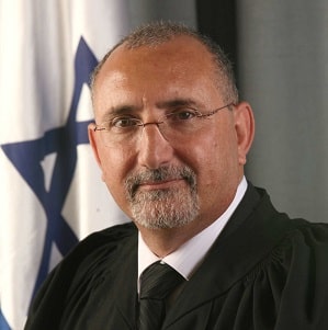 יו"ר הוועדה הבוחנת, השופט שאול שוחט