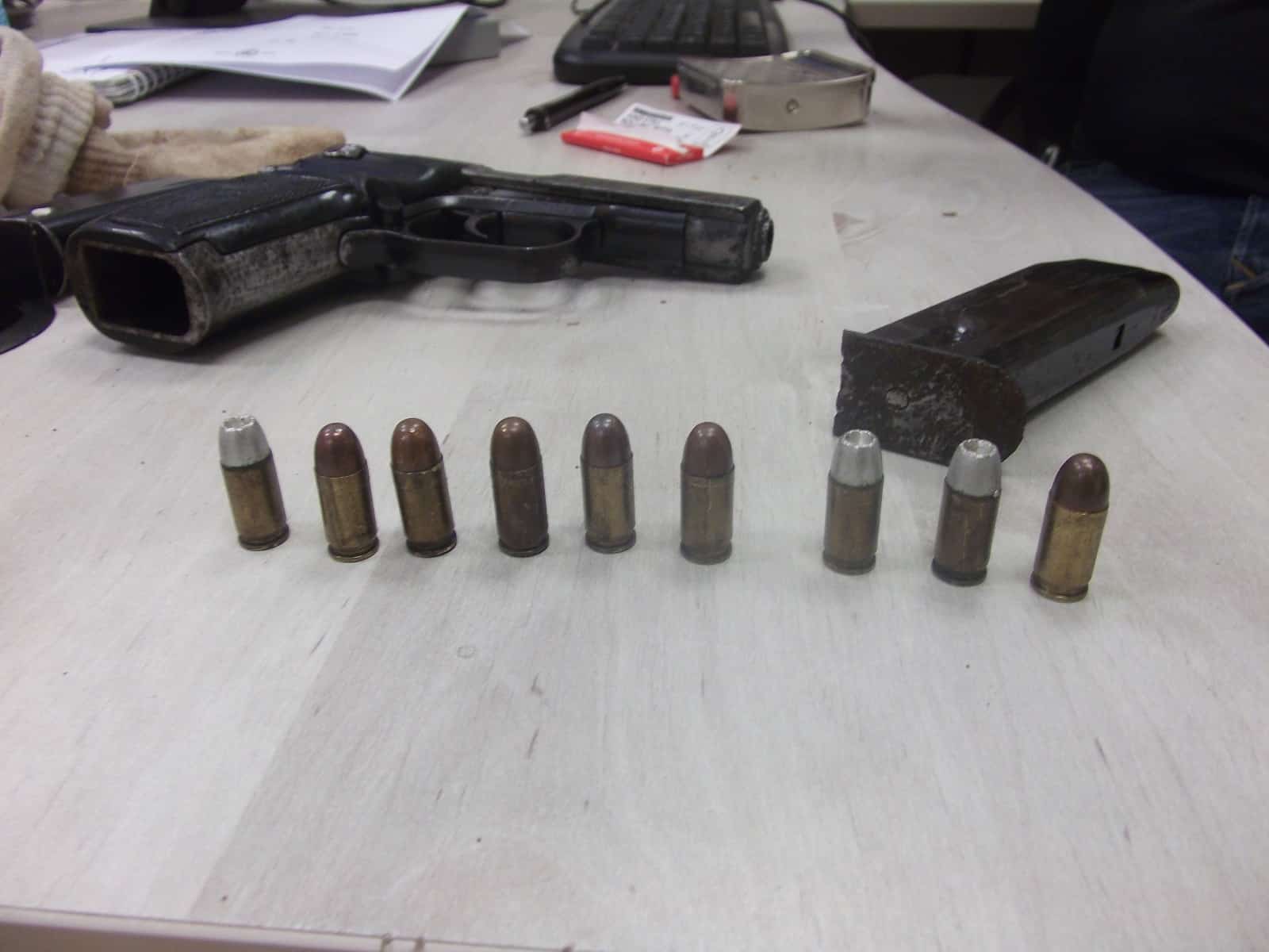 הדי.אן.אי. שלו נמצא על הנשק שנתפס (צילום: דוברות המשטרה)