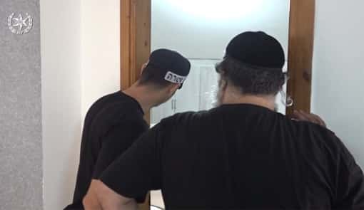 וכך הוא נראה היום. חזי לוי בעת מעצרו (צילום: דוברות המשטרה)