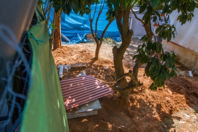 העמיק את הבור, ואז כיסה אותו מבלי שיראו דבר. הבור (צילום: פלאש 90)