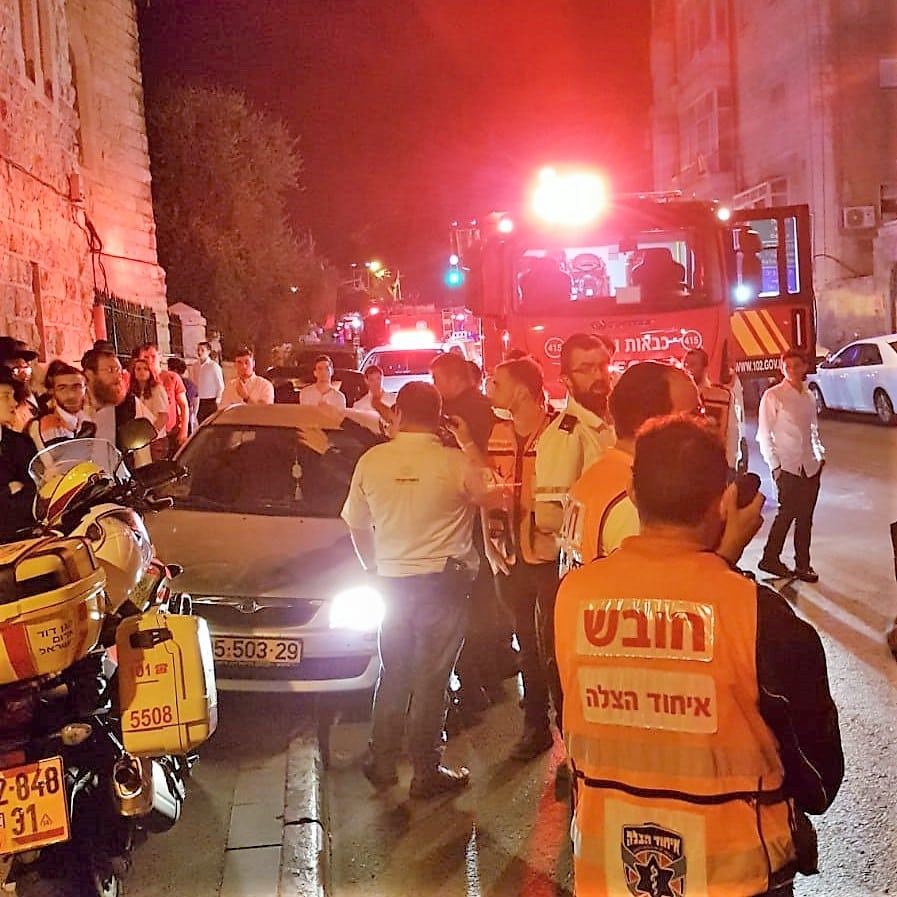 זירת השריפה ברחוב הנביאים (צילום: כב"ה ירושלים)