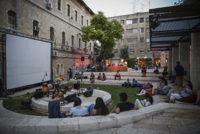 "כאן המקום לפעול למנוע מוות מיותר שכזה מילדי ירח נוספים". כיכר הירח (למצולמים אין קשר לכתבה. צילום: הדס פרוש, פלאש 90)
