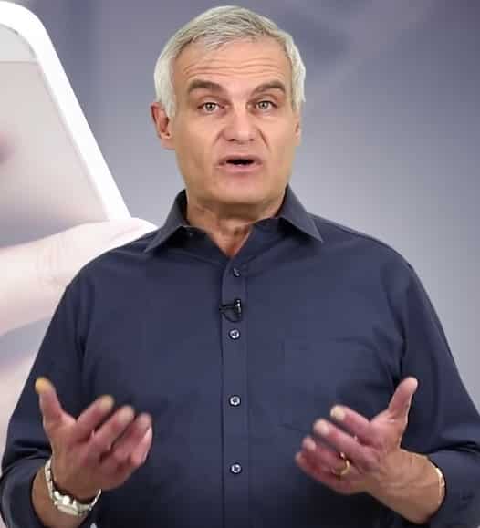 רזומה בלתי נתפס בחדר מדרגות בקריית מוצקין. מתוך יוטיוב של דוד רום מייסד גד בינה