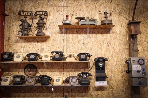 רעשים בארון התקשורת. צילום אילוסטרציה: גרשון אליסון, פלאש 90