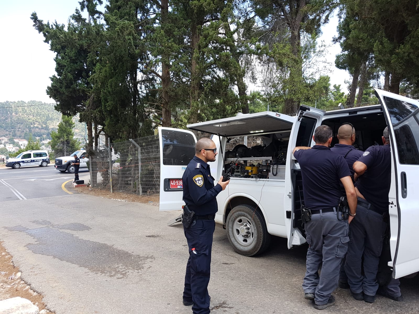 המשטרה בזירת האירוע בצפת (צילום: דוברות המשטרה)