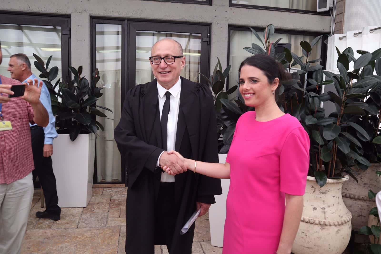 "חשיבתו המקורית תהווה ערך מוסף בבית המשפט העליון". השרה שקד והשופט שטיין בטקס ההשבעה (צילומים: לע"מ)