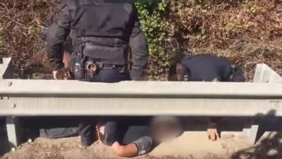 אל מוסראתי רגעים לאחר שנתפס על ידי המשטרה (צילומים: דוברות המשטרה)