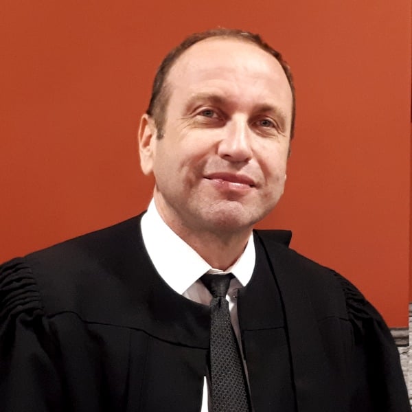 עו"ד יעקב שקלאר