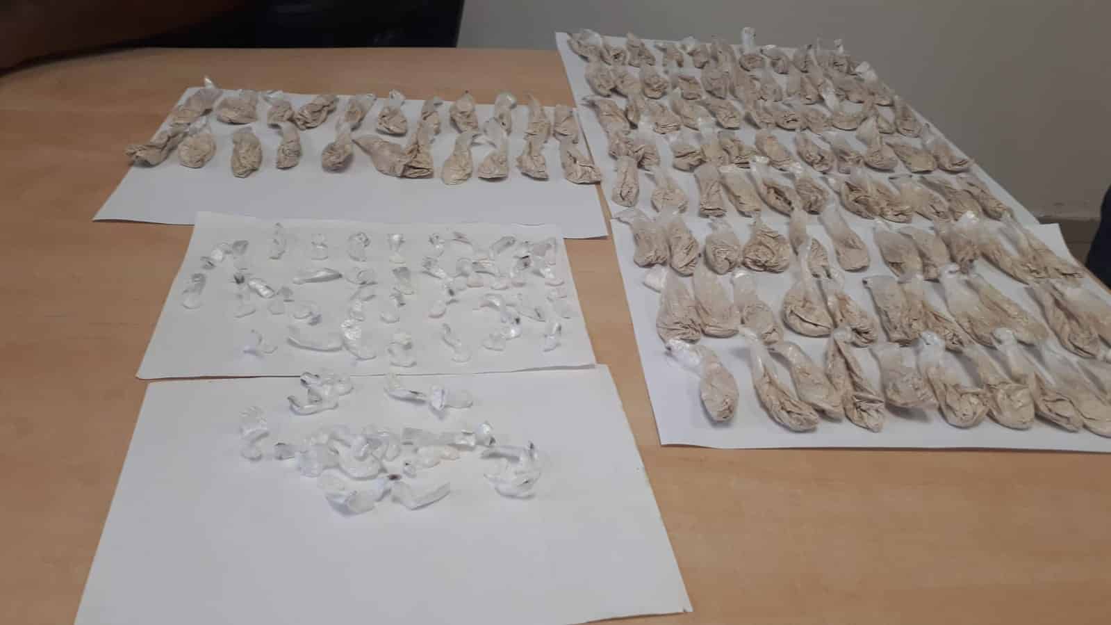 מנות הסם שנתפסו (צילום: משטרה)