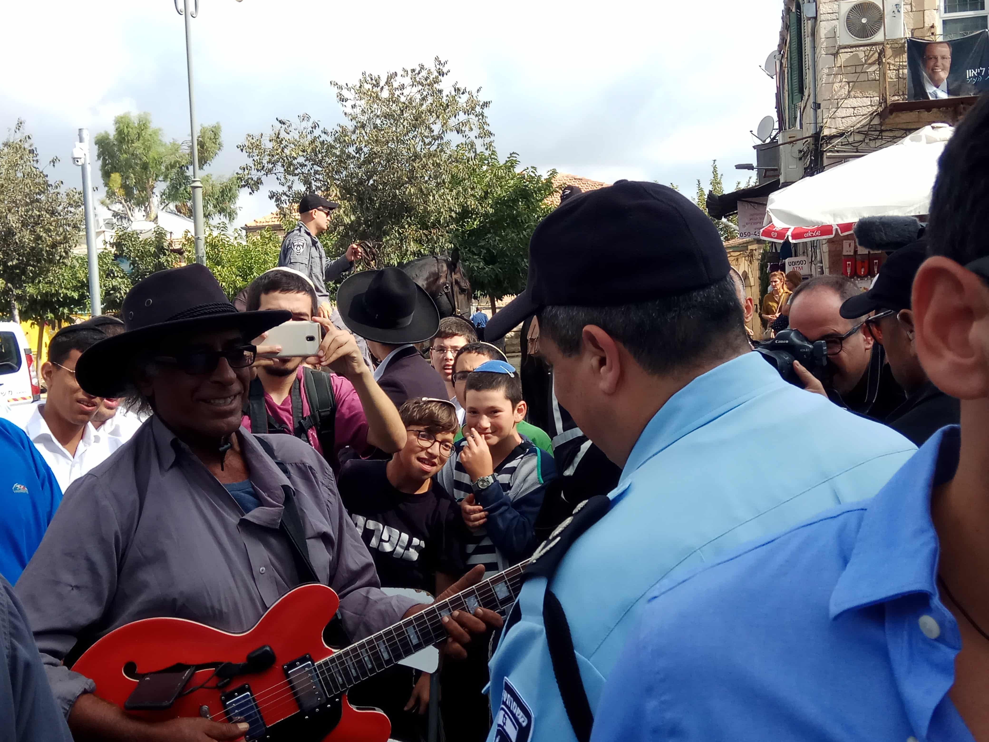 גם הוא בא להגיד שלום. יהודה קיסר