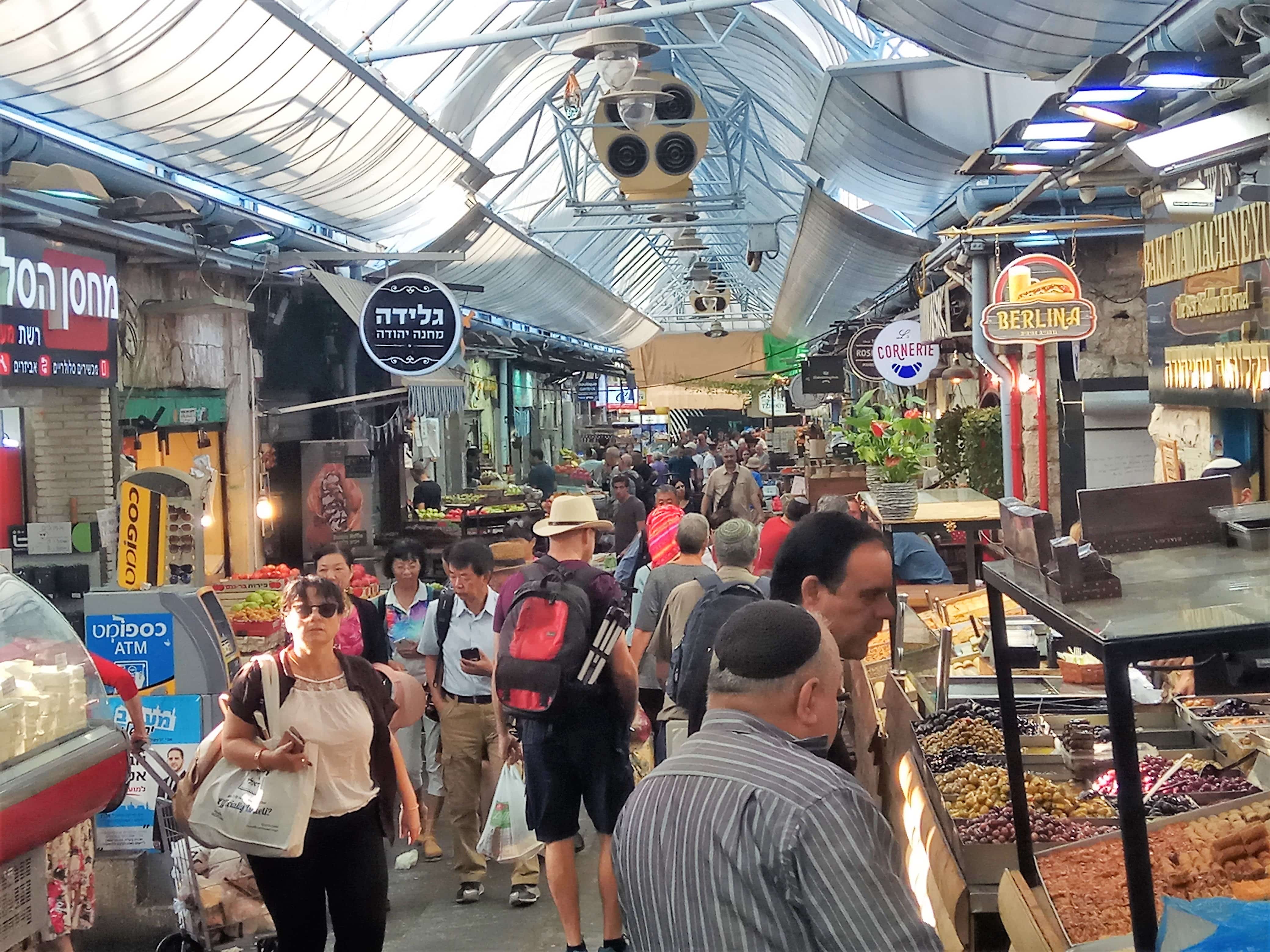 אלה שהיו בעד המפכ"ל דיברו בשקט, המקטרגים צעקו מטבע הדברים