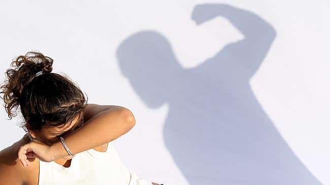 השליט אווירת טרור. אלימות במשפחה (אילוסטרציה)