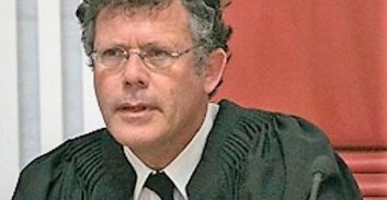 הותר לפרסום: השופטת אתי כרייף חשודה במתן שוחד מיני לאפי נוה