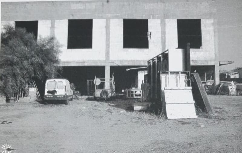 הכניסה המזרחית לבית בו ישן המנוח