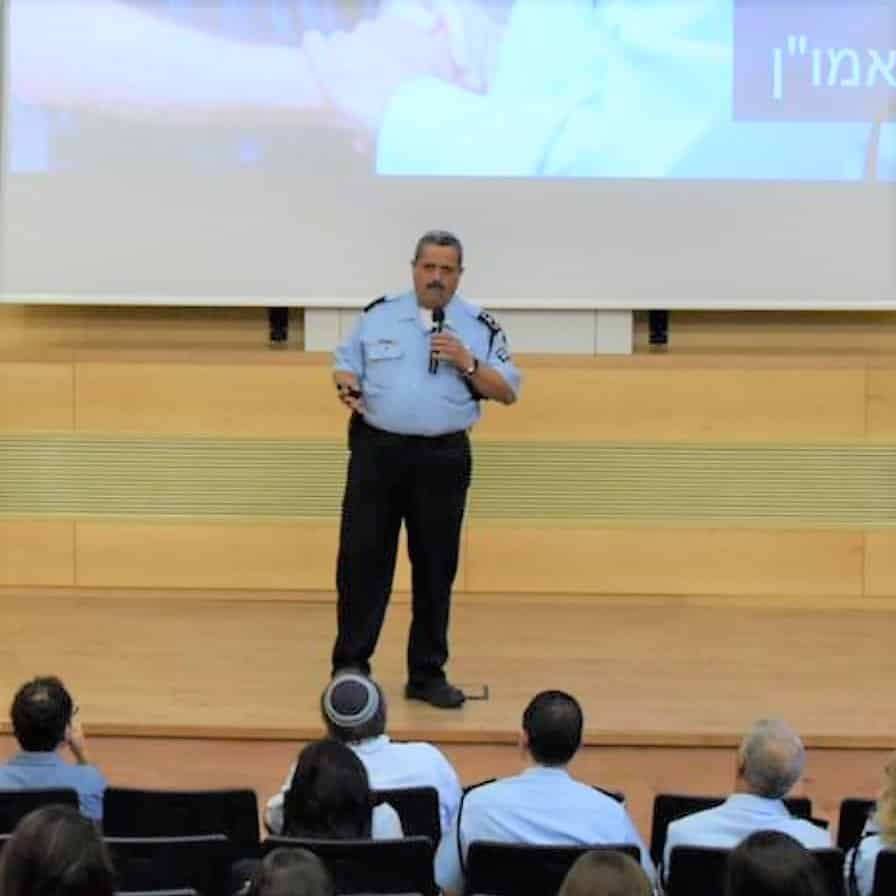 "גם להוריד את ארגוני אברג'יל ואבוטבול לקח יותר מעשר שנים". המפכ"ל בהרצאה בבר אילן (צילום: דוברות המשטרה)
