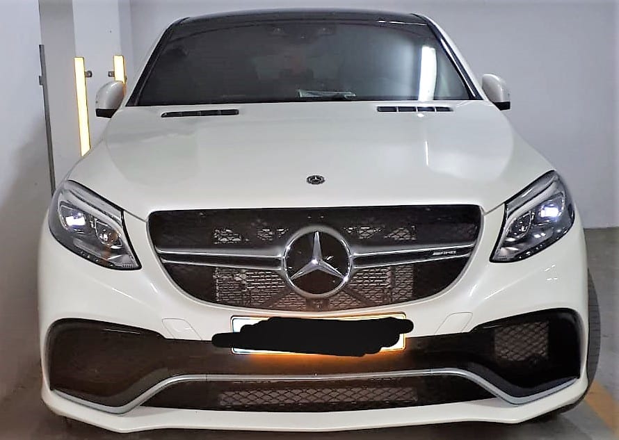 חולטו רכבי יוקרה, חשבונות בנק, ועוד. אחד הרכבים שנתפסו (צילום: דוברות המשטרה)