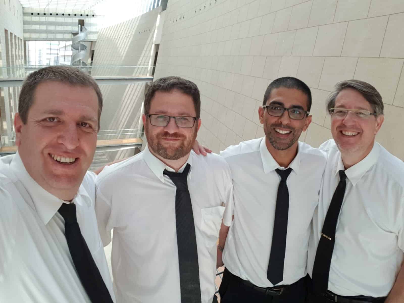 משרד ממוזג. עורכי הדין יוסי יעקבי, כפיר דור, ערן בר-אור ותומר גונן