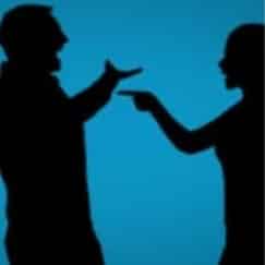 איים על האבא, ואז על האמא, ואז על הבן (אילוסטרציה)