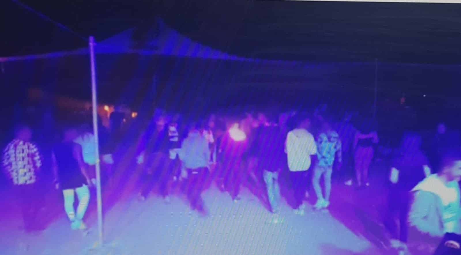 מאות תלמידי תיכון במסיבה ללא רישיון