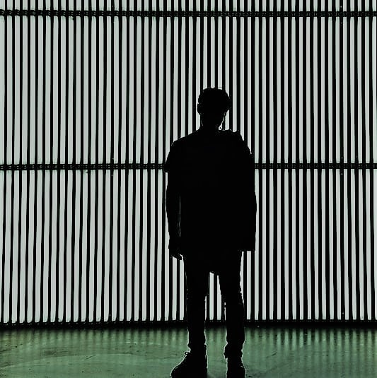 20 חודשים מאחורי הסורגים (אילוסטרציה: Nicholas Kwok מאתר Unsplash)