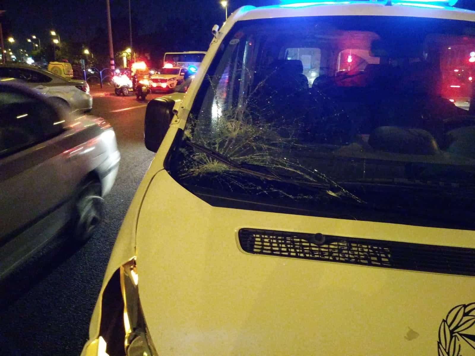 נסעה ממערב למזרח. המכונית הפוגעת (צילום: דוברות איחוד הצלה)