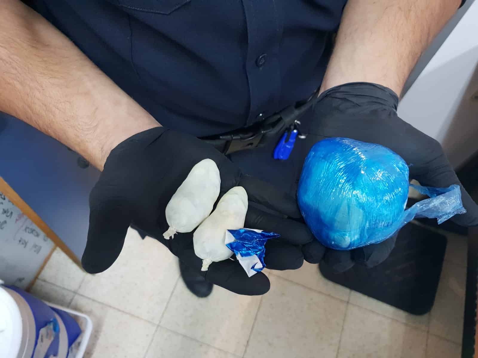 הסמים שנתפסו (צילום: משטרה)
