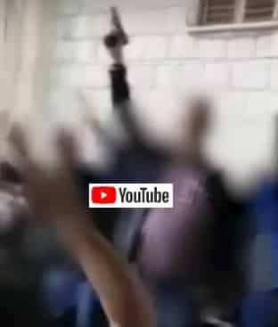 צפו בסרטון: החשוד רוקד ויורה באוויר