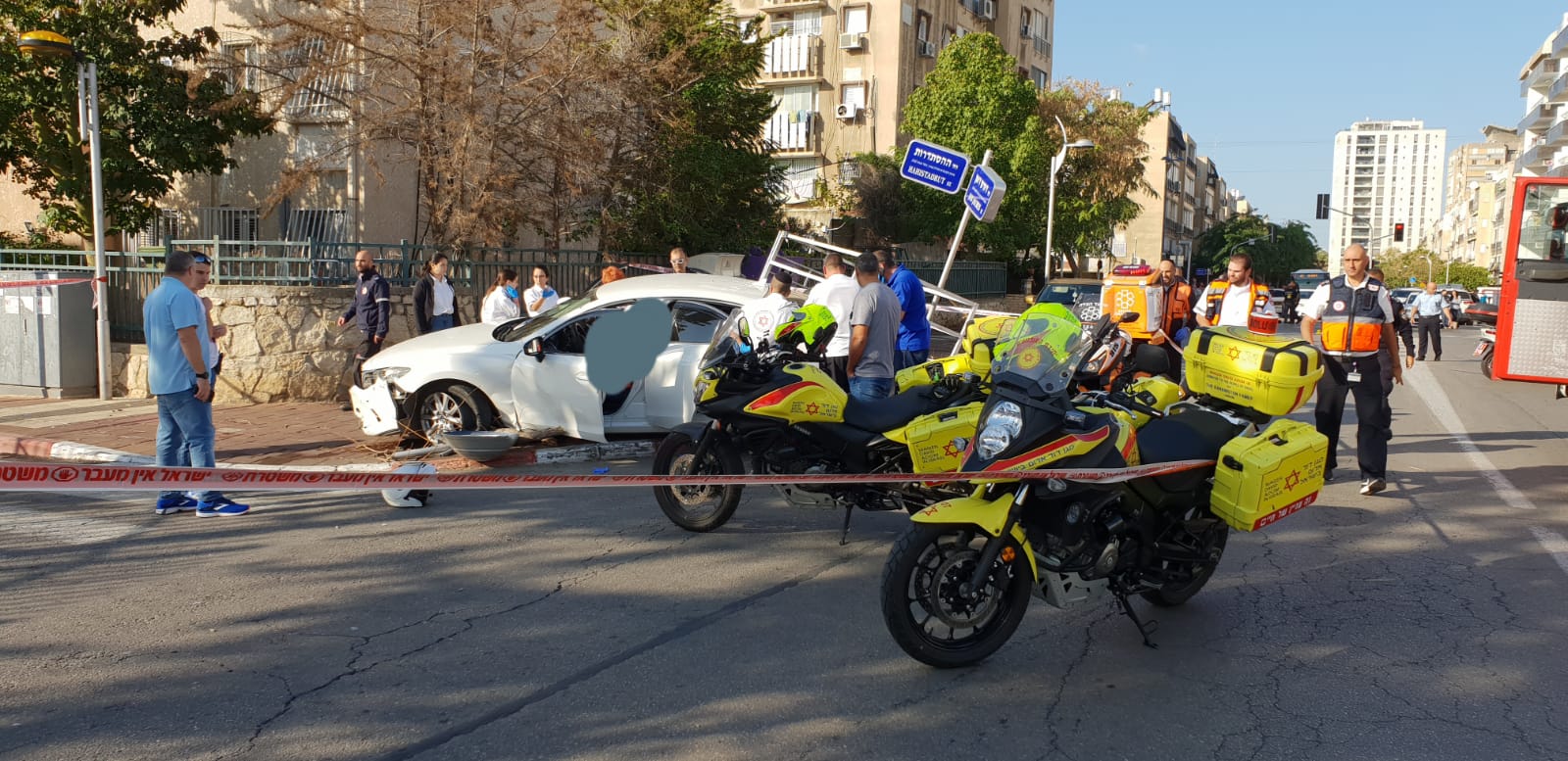 זירת הירי בחולון - צילום: דוברות המשטרה