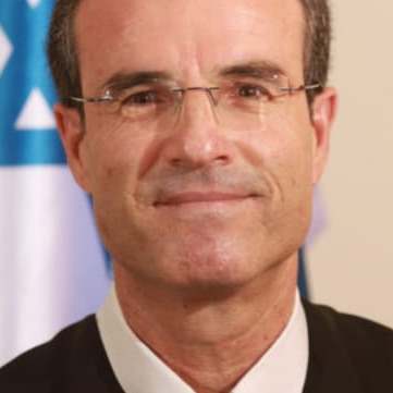 שופט משה בר עם