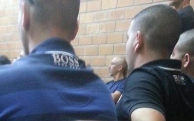 ערן קרני (בקטן במרכז). הסניגור הפתיע את שופטי בית משפט העליון