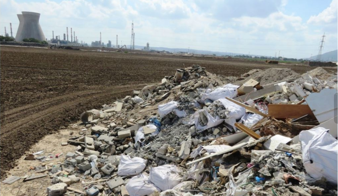 פיראטים עד הסוף. אתר פסולת פיראטי (אילוסטרציה: המשטרה הירוקה)