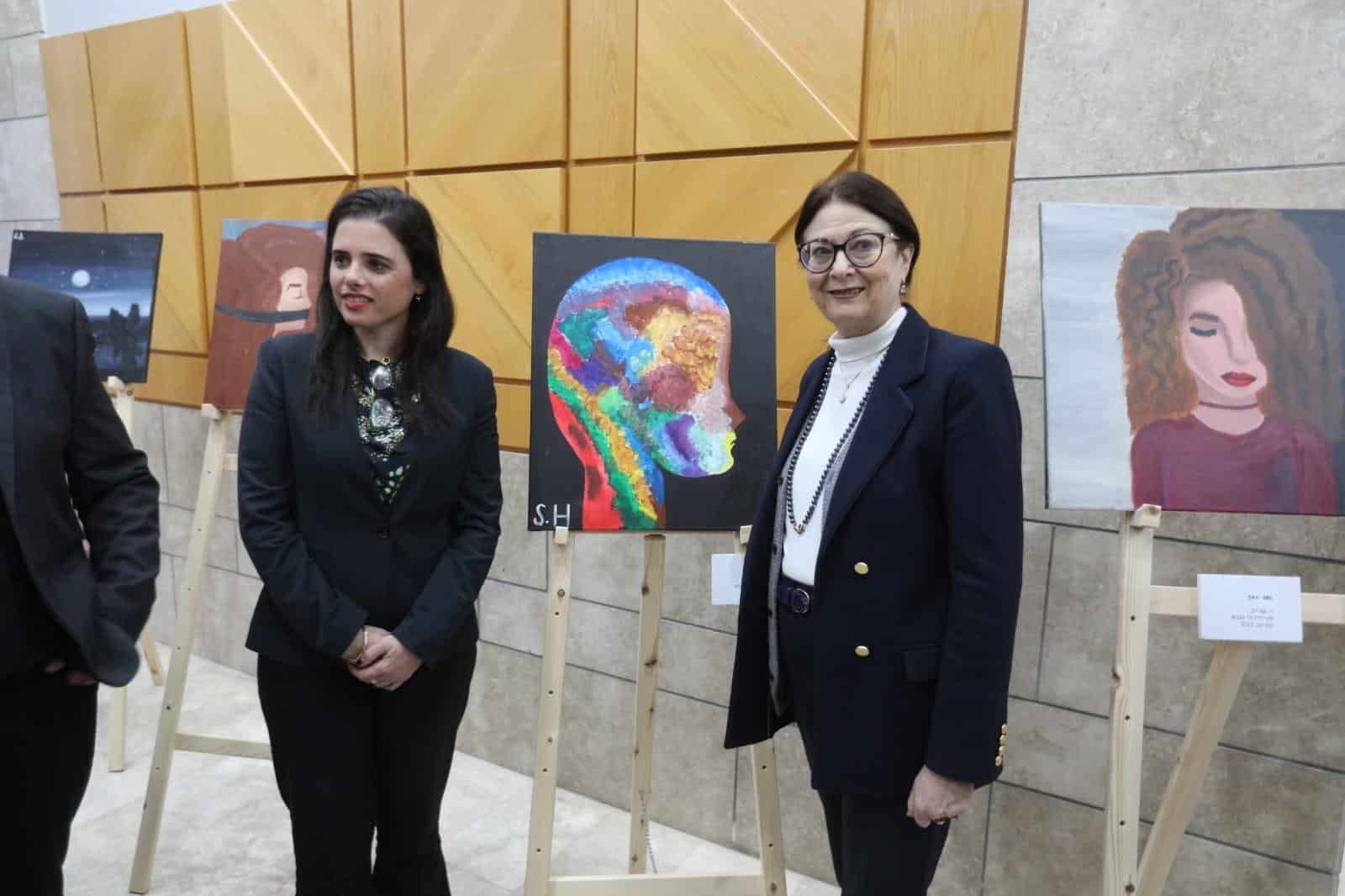 השרה שקד והנשיאה חיות בטקס הפתיחה