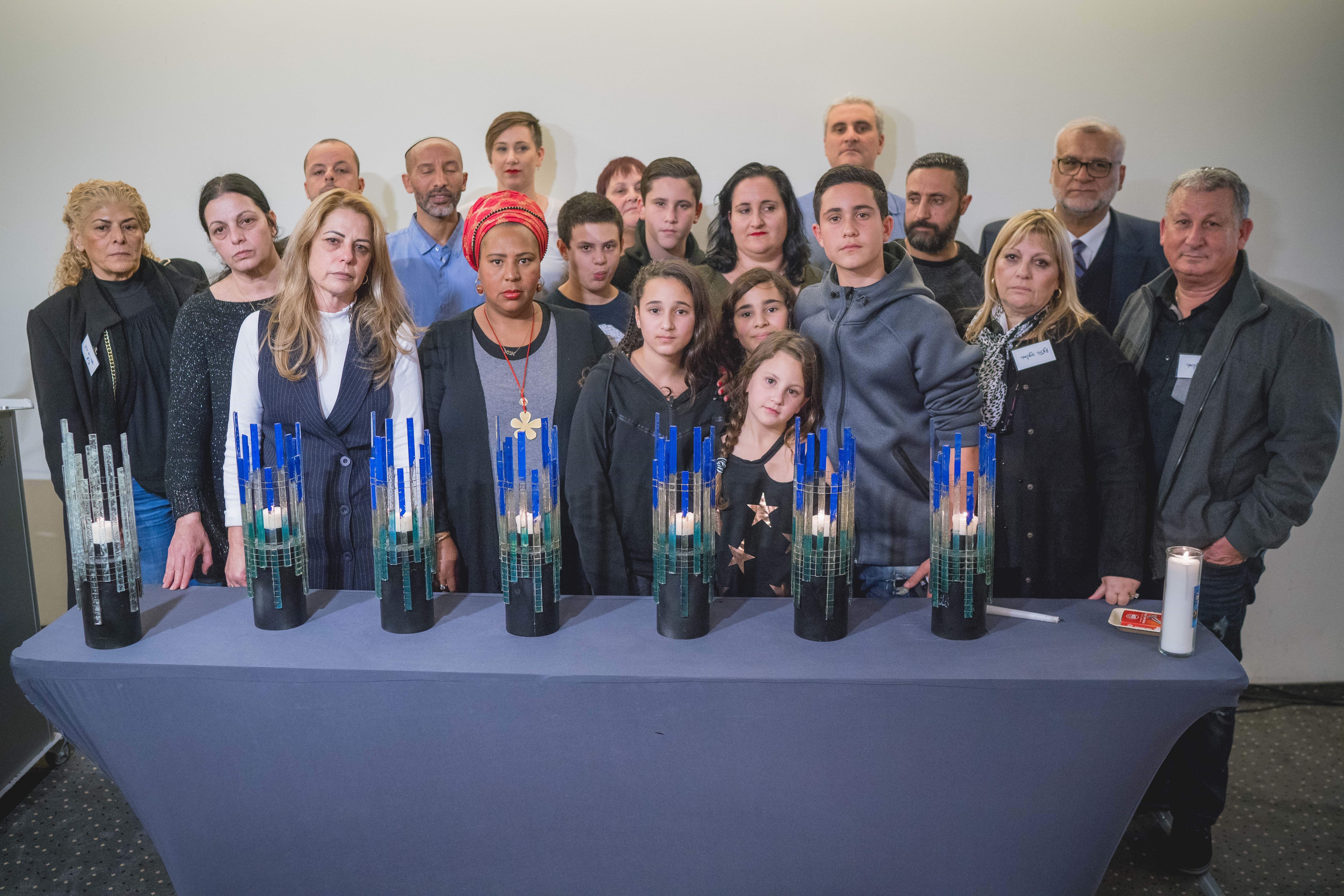 טקס הדלקת הנרות לזכר מאות הנרצחים והנרצחות (צילומים: אילן ספירא)