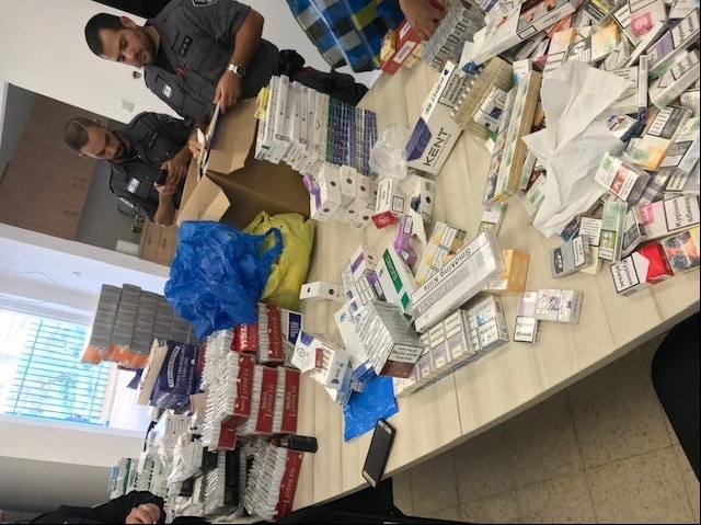 תפיסת סיגריות (צילום: רשות המסים)