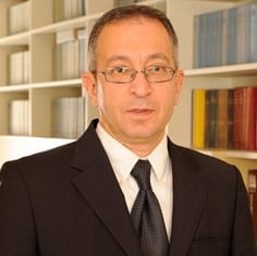 עו"ד בעז בן צור