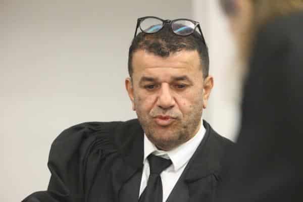 התובע מירום חזר והסביר לו שמבחינתו כמשפטן זוהי הליבה של התיק כולו, הצומת המרכזית שבה עובר ארגון הפשע שלו, על כל הדמויות הרלוונטיות לכל העבירות המיוחסות – רצח, סחר בסמים, הלבנת הון, והכל במסגרת ניהול ארגון פשע "שאתה עומד בראשו"