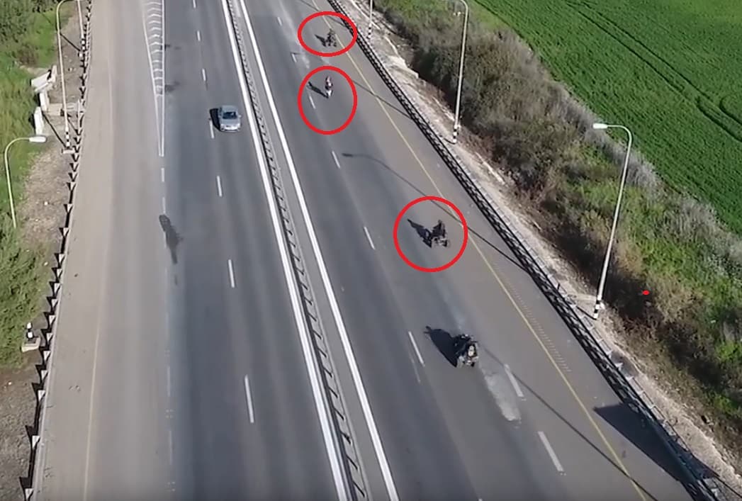 רוכבי טרקטורונים תועדו על ידי רחפן משטרתי