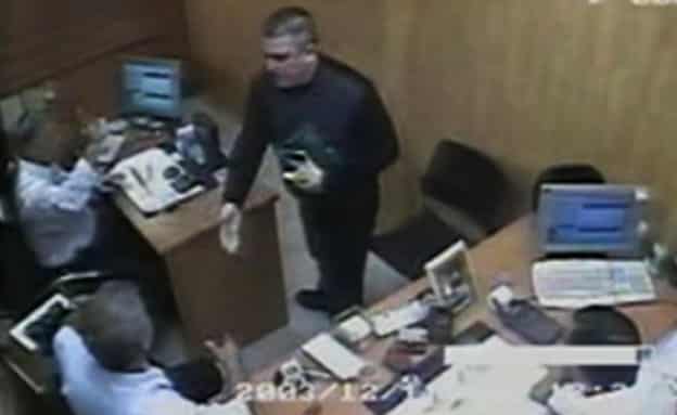 רוזנשטיין בתוך הצ'יינג' ביהודה הלוי דקות לפני הפיצוץ הקטלני