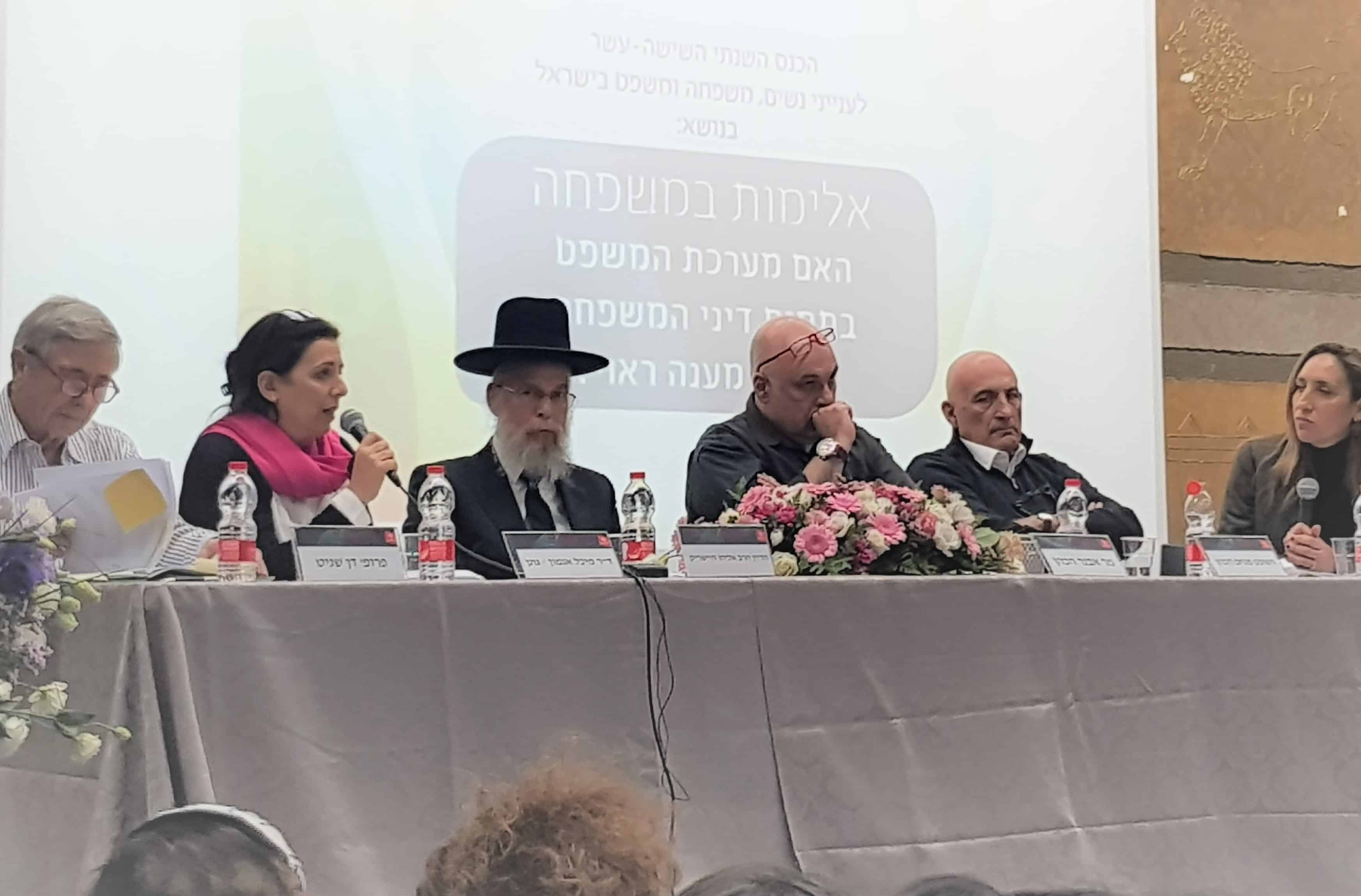 משתתפי המושב הראשון, מימין: איידן, מנחם הכהן, אבנר הכהן, היישריק, אגמון-גונן ושניט