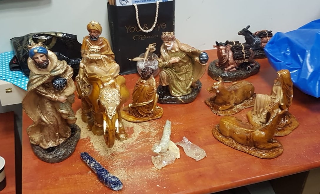 הסמים בהם הוסלקו הסמים (צילום: משטרה)