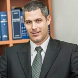 עו"ד אופיר סטרשנוב