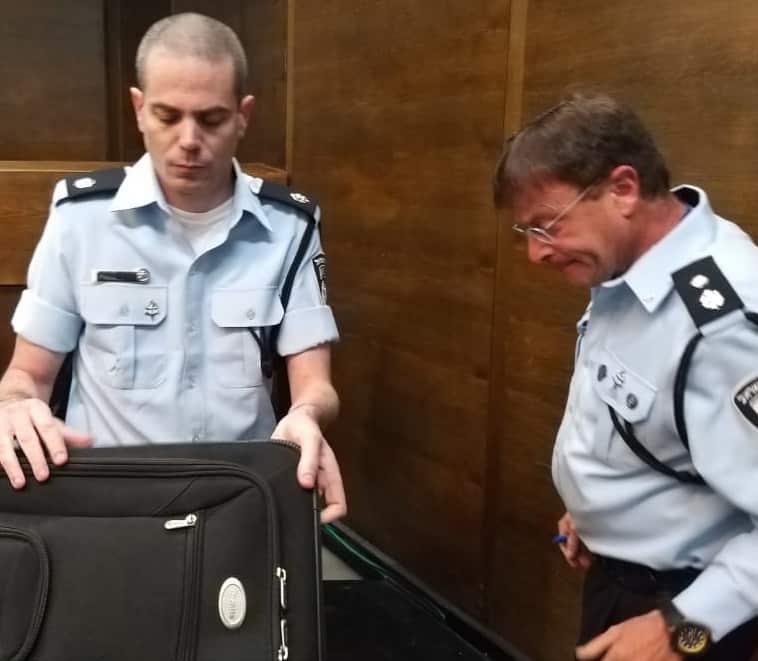 סנ"צ אסף וולפיש ורפ"ק עודד אררה מצוות החקירה ביאח"ה (צילום: ראובן קסטרו)