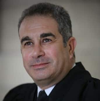 עו"ד שמואל ברזני