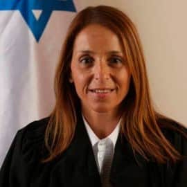 השופטת אמיר
