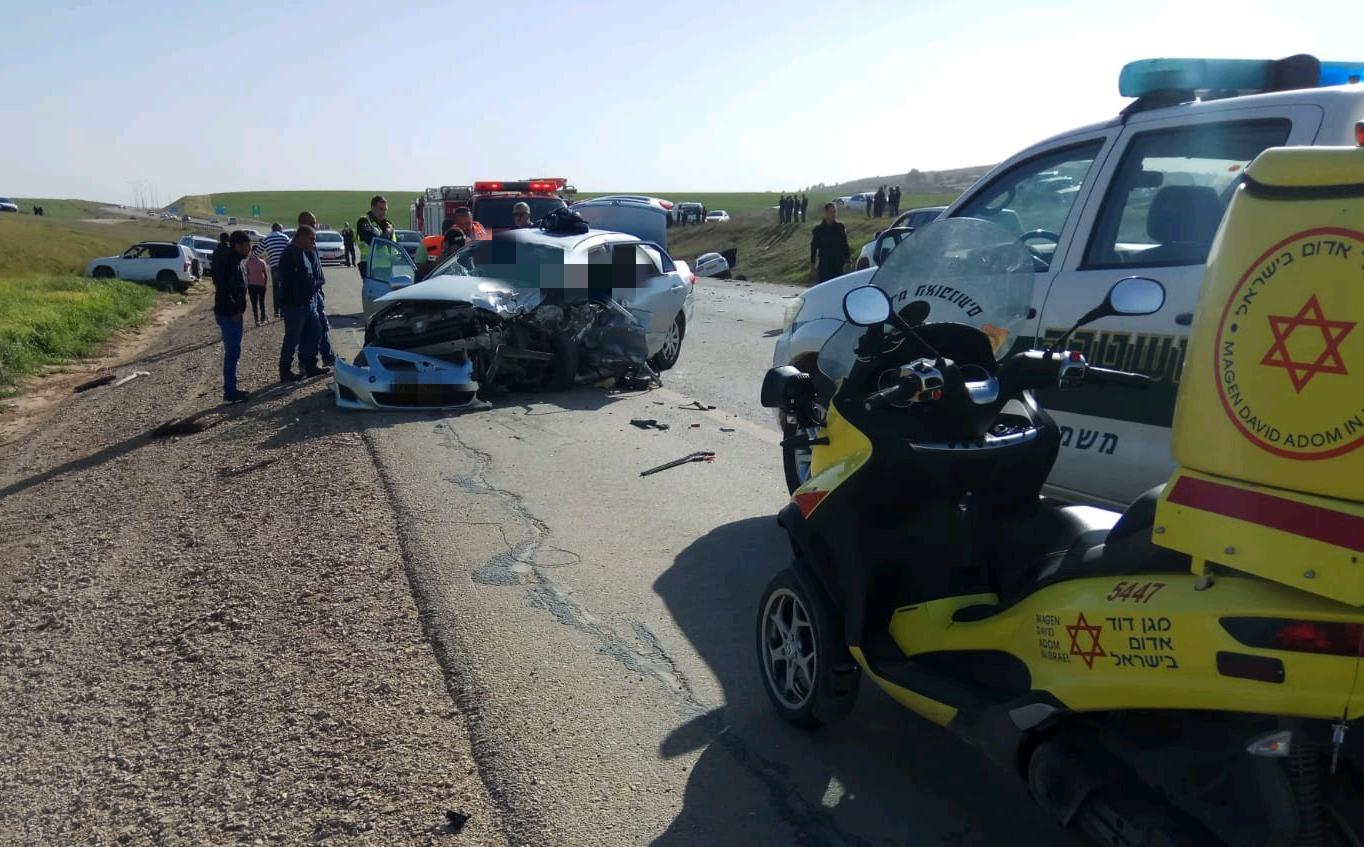 שני נפגעים נוספים, בהם ילד בן שמונה. זירת התאונה (צילום: מד"א)