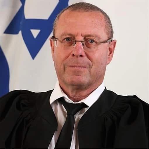 השופט אריאל ואגו