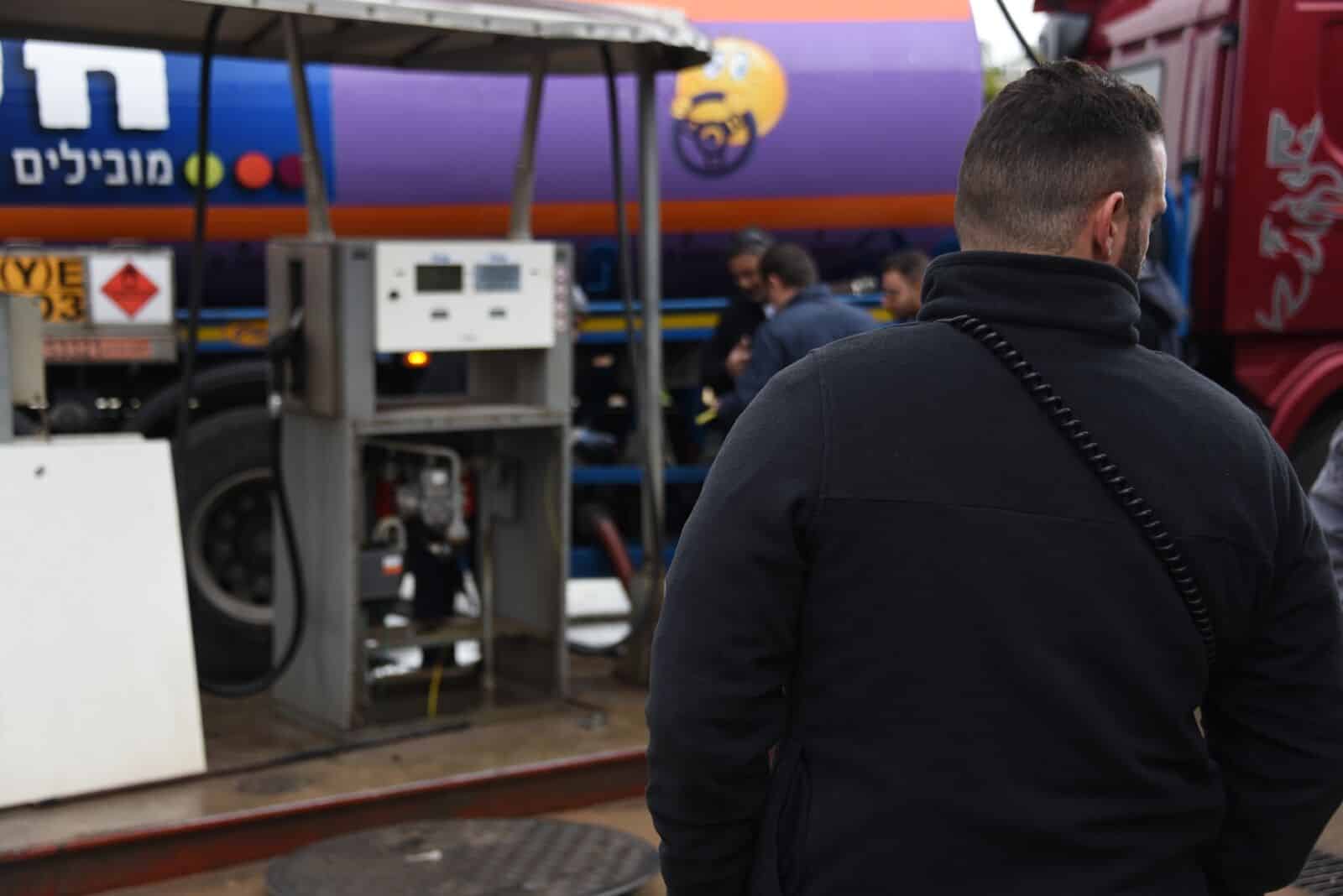 הפשיטה על התחנה (צילומים: דוברות המשטרה)