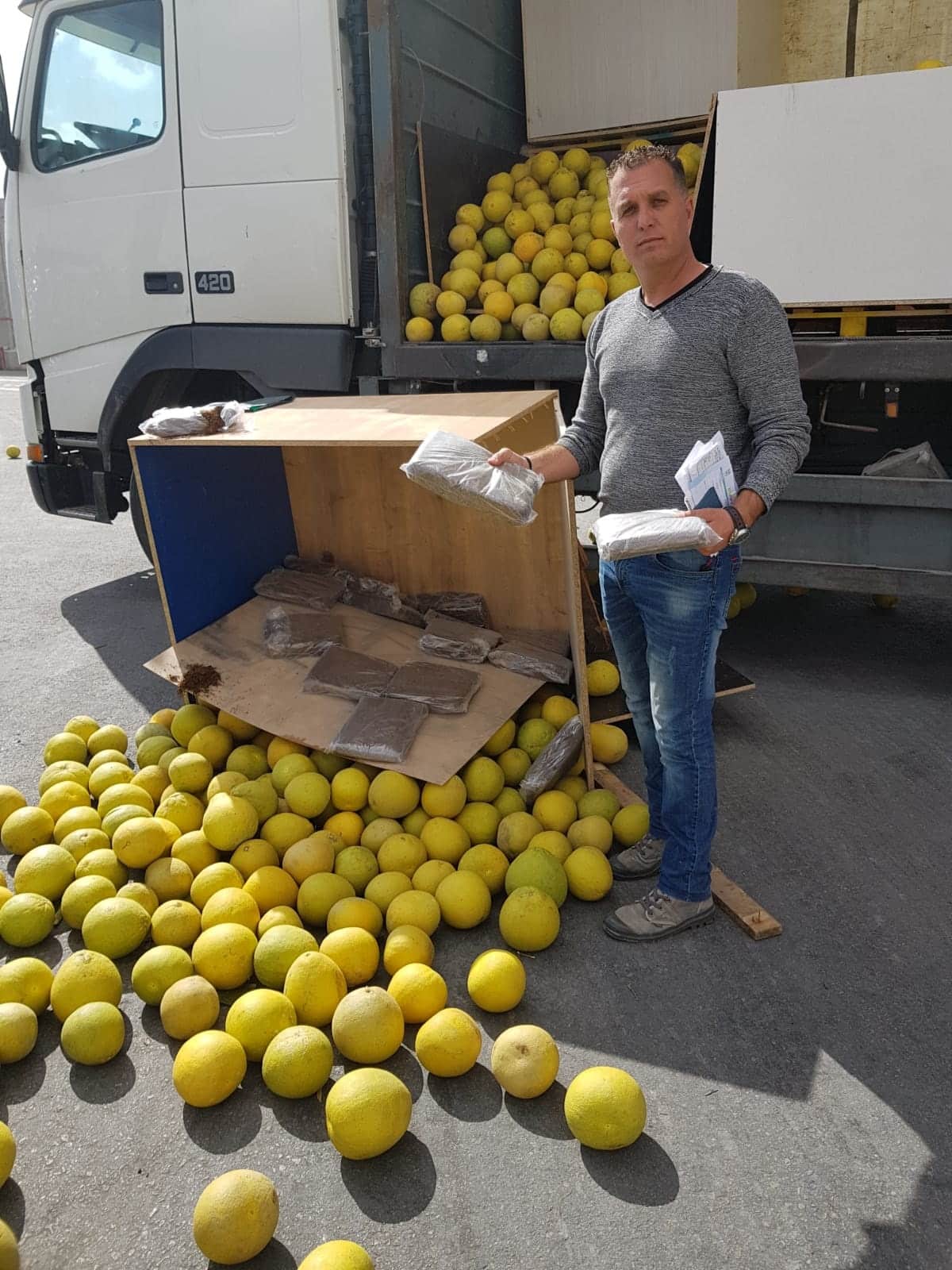 טבק ופומלות (צילום: רשות המסים)